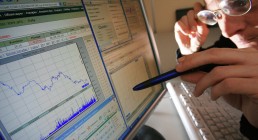 نذر أزمة اقتصادية ومالية طاحنة تجوب العالم