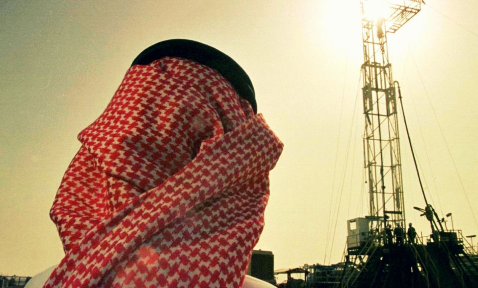 قال الفالح، الذي يزور روسيا، إنه سيجري تقييم ما إذا كانت التخفيضات فعالة في دعم أسعار النفط