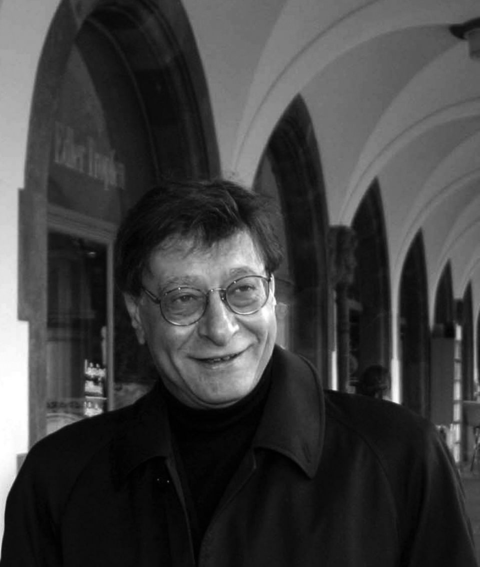 جدارية درويش  (1-2): السَّفَر في سِفْر التاريخ والحياة والموت