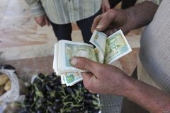 &laquo;تآمر مزدوج على الليرة&raquo;!