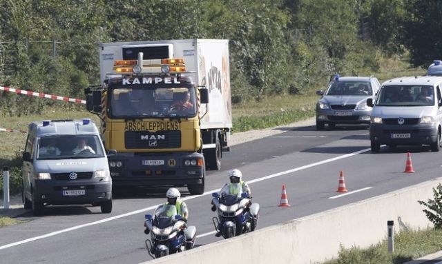 جريمة شاحنة الموت النمساوية.. وأسئلة ذوي الضحايا