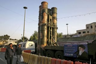 استراتيجية الدفاع الفسيفسائي الإيراني وتركيبها مع نظريات كلاوسفيتز وغيفارا وإنجلس (1)