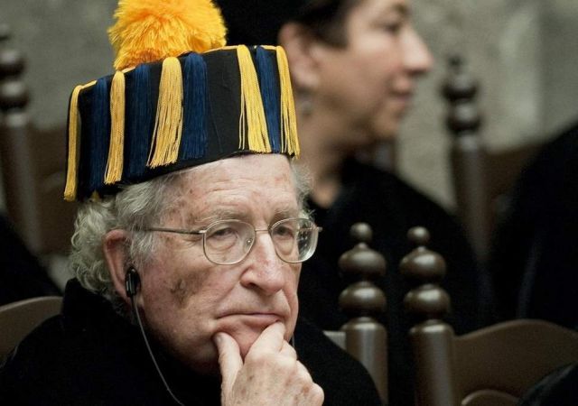 برغي &laquo;أحمر&raquo; في الدبّابة الإمبريالية... تشومسكي مثالاً