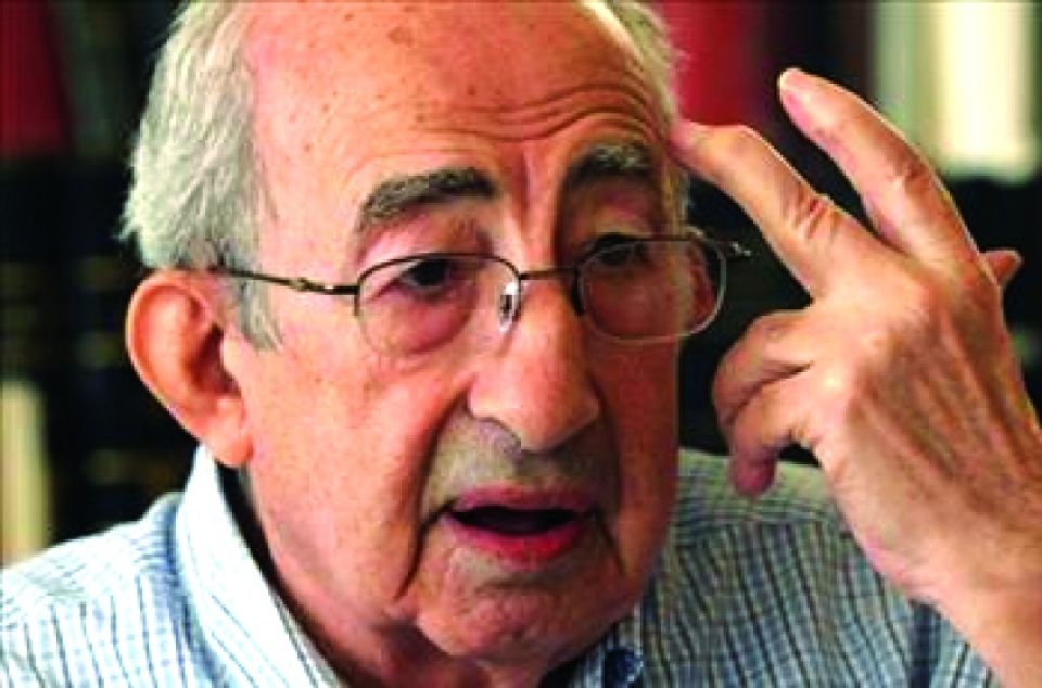 وتبقى السنديانة..