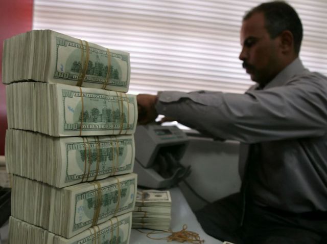 مشاريع تنموية وقروض بالعملات الأجنبية.. دعاية وتسويق لمصلحة أصحاب الأرباح!