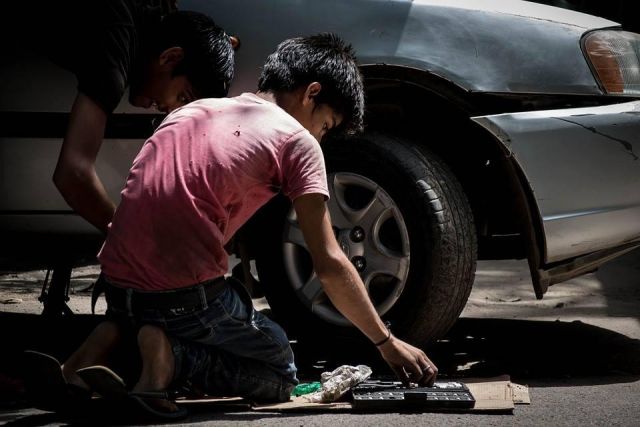 أطفال السبينة في حوش بلاس