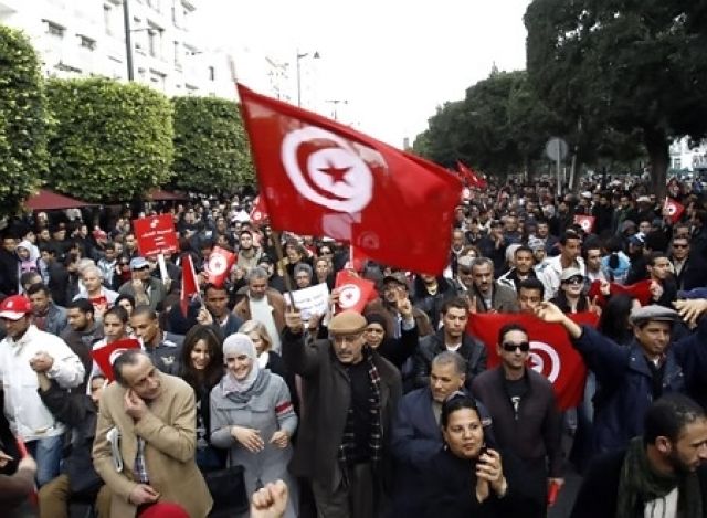 تحذير عمالي من تحول الاحتجاجات في تونس إلى تخريب