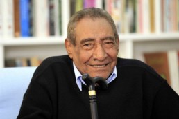 الخال عبد الرحمن الأبنودي: &laquo;وحتى لو ننسى ميعاده.. الفَجر فاكر.. مابينساش&raquo;