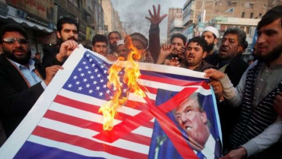 باكستان تراجع حساباتها الأفغانية لإعادة المساعدات الأميركية!