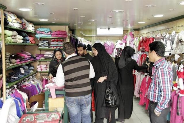 الألبسة الجاهزة  قرار يحابي التجار.. وجنون بالأسعار
