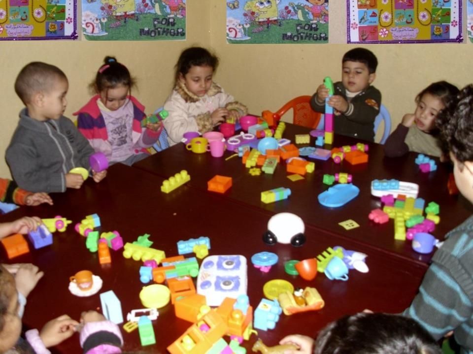 الرياض الخاصة تقتلع الرياض العامة.. أطفال الفقراء يُحرمون من رياض الأطفال