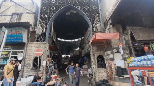 المناخلية تحت الضغط... مئات المحال وآلاف الأسر في مواجهة مصير غامض