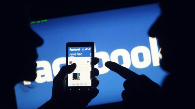 الفيسبوك غير الديمقراطي