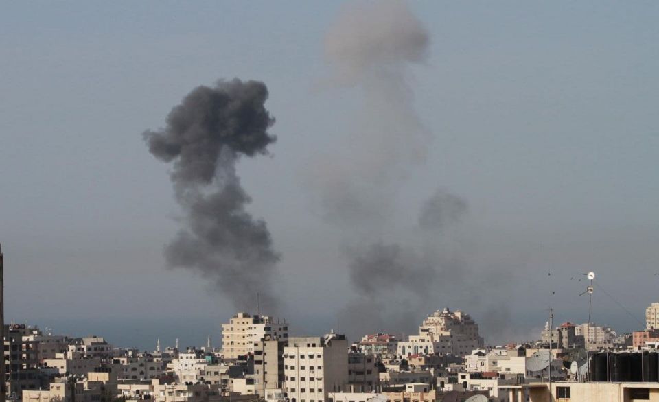 الاحتلال يشن غارات على قطاع غزة