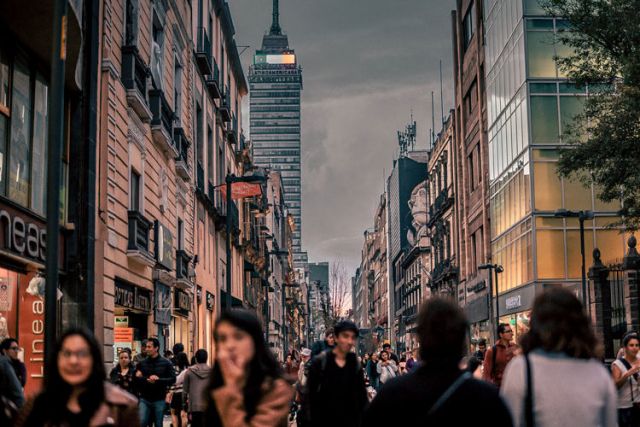 أُناس عصر الأزمة النهائية.. من هم؟