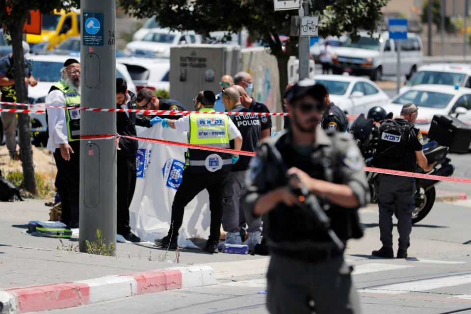 إصابة 3 محتلّين بعملية طعن في القدس