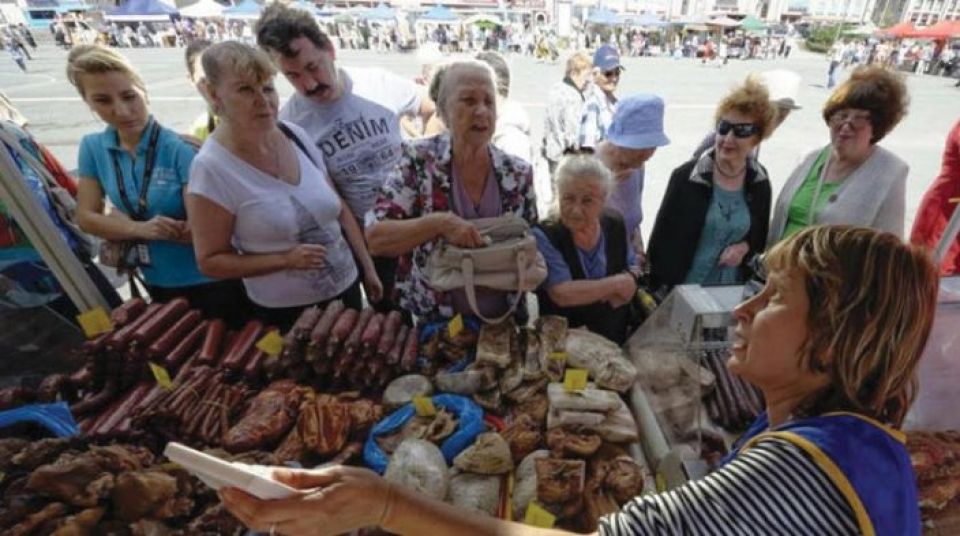 جدل في روسيا بعد توجه الحكومة إلى إعادة إحياء «الأسواق الشعبية»