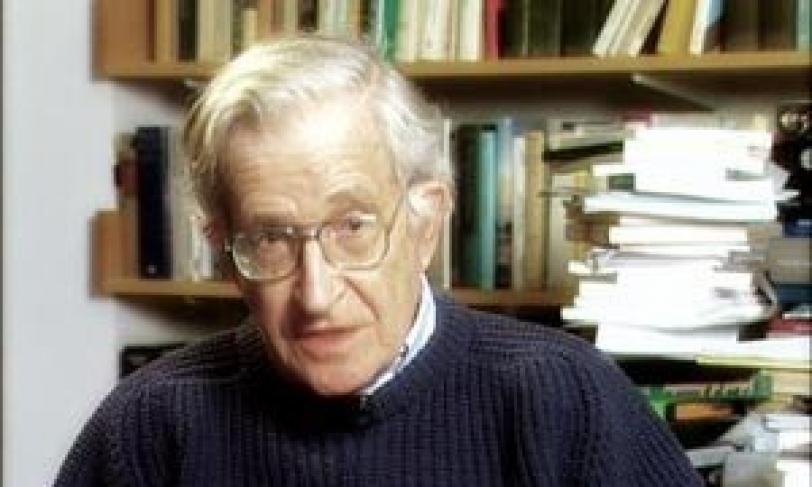 شومسكي يضع ثقله المعرفي مع 20 أكاديمياً لمقاطعة الأكاديمية "الإسرائيلية"