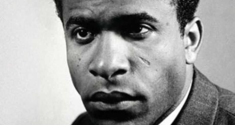 فرانز فانون.. سيرة حياة