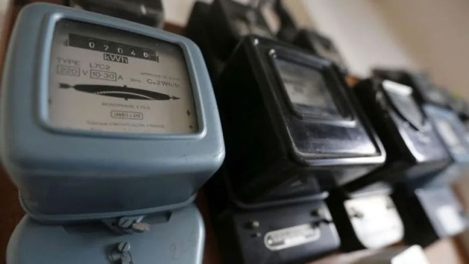 رفع أسعار الكهرباء وتداعياتها... فاتورة جديدة يدفع ثمنها المواطن المفقر!