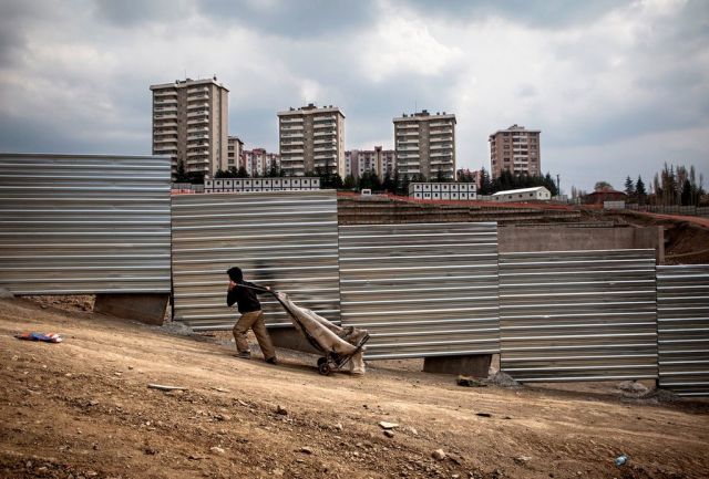 اليوم العالمي للعمل اللائق