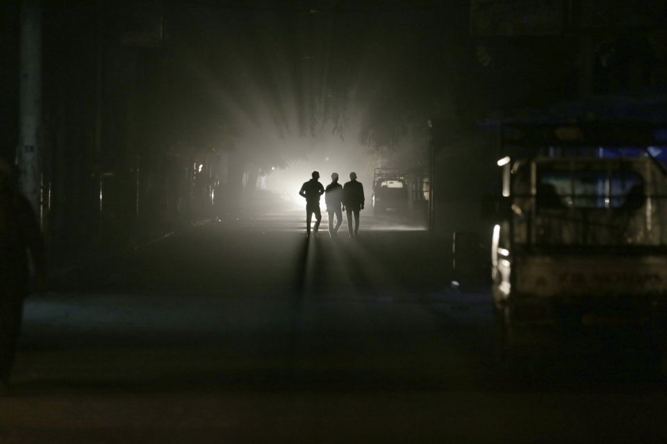 عواقب انقطاعات الكهرباء الطويلة اجتماعياً ونفسياً وصحياً