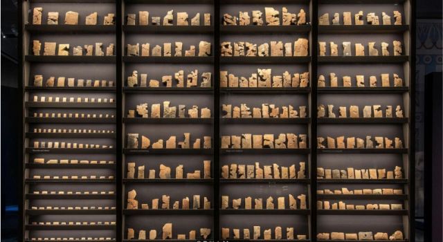 الأدب الآشوري القديم