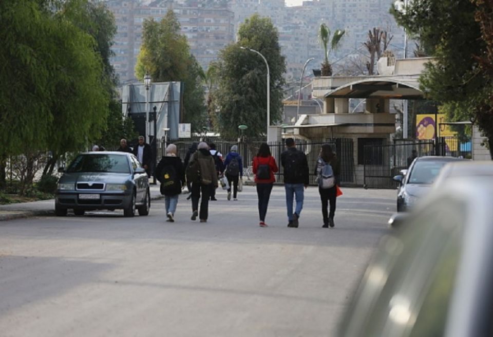 قرار إيقاف القبول في بعض الكليات.. انعكاساتٌ سلبية تطال التعليم والمجتمع