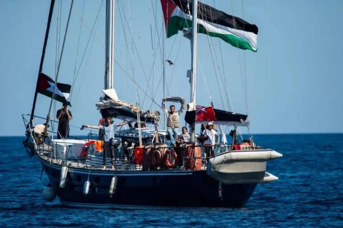 «مادلين» سفيرة الشعوب... تقبض على الاحتلال بالجرم المشهود