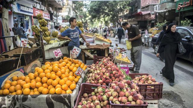 سياسة &laquo;المركزي المصري&raquo; تدعم &laquo;ضعف الجنيه&raquo; حتى الآن