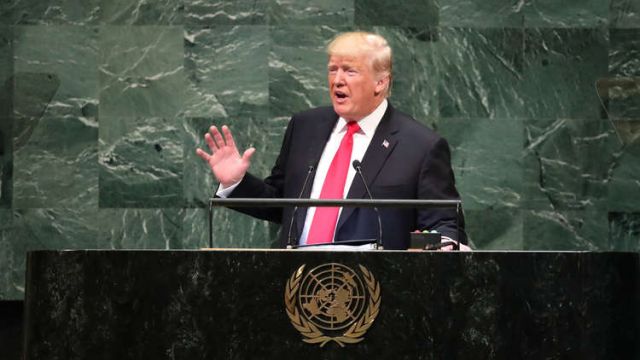 ترامب يتهم برلين بالتبعية لروسيا