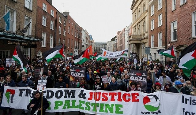 بعد جنوب إفريقيا الاحتلال يوقف سفره جواً إلى إيرلندا وبلد عربي