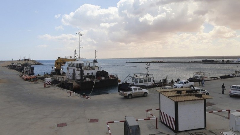 الحكومة الليبية والمسلحون يعلنون إنهاء أزمة المرافئ النفطية