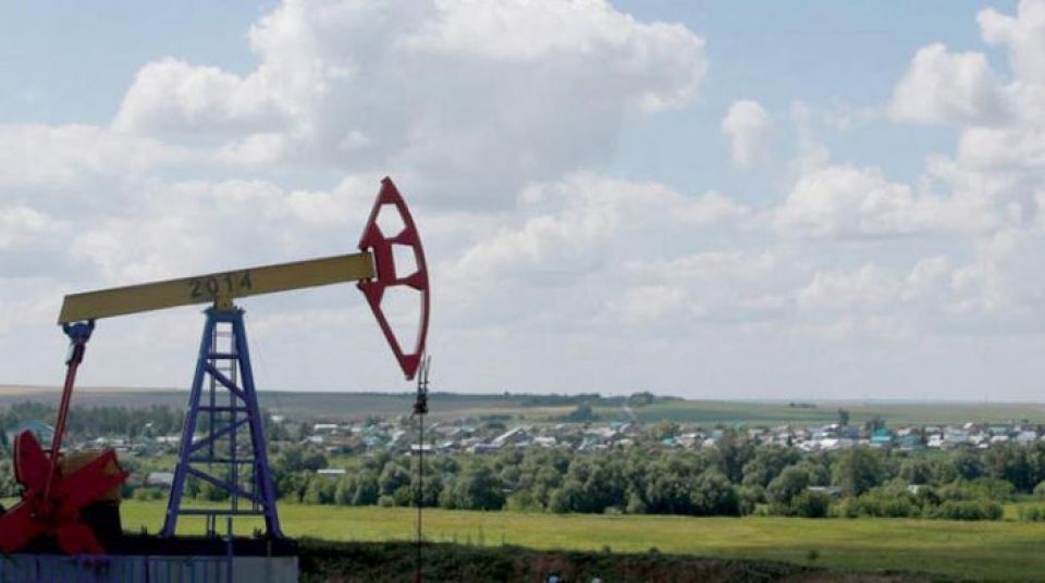 وكالة الطاقة: معروض النفط العالمي سيفوق الطلب في 2019