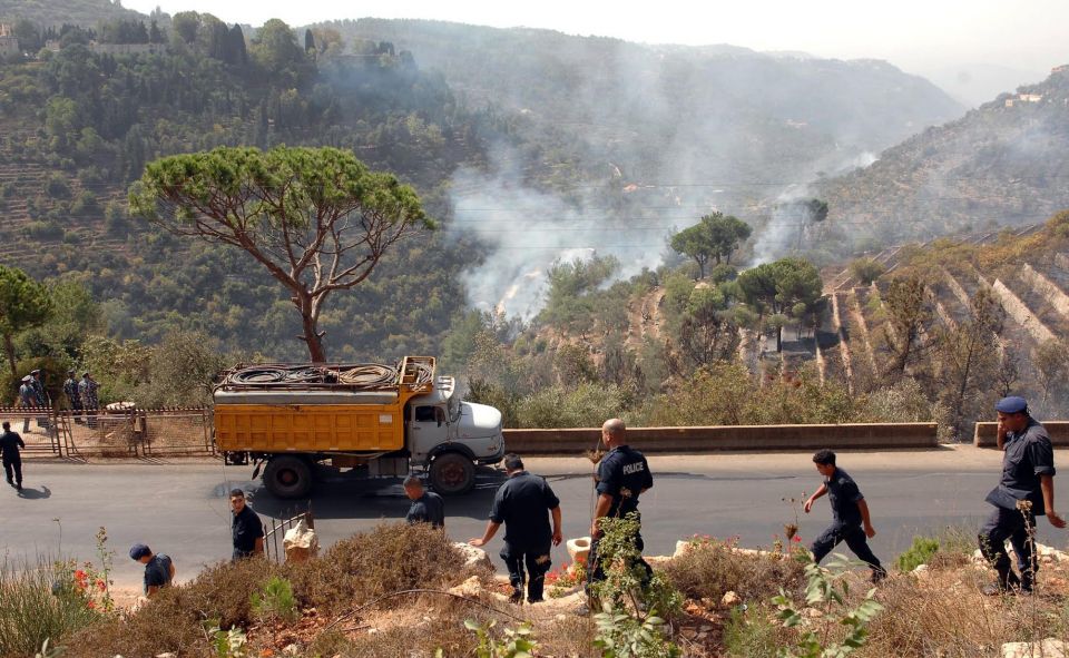 حرائق هائلة بغابات وأحراج شمالي لبنان واحتمال طلب مساعدة من قبرص