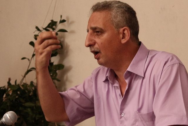 عرفات: هل أصبحت &laquo;النصرة&raquo; معتدلة أم من رحب بـ&laquo;تحولها&raquo; إرهابي؟