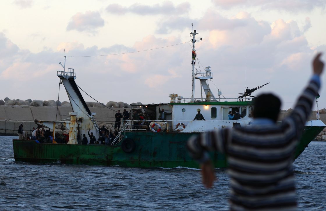 ميناء بنغازي التجاري يعود للعمل