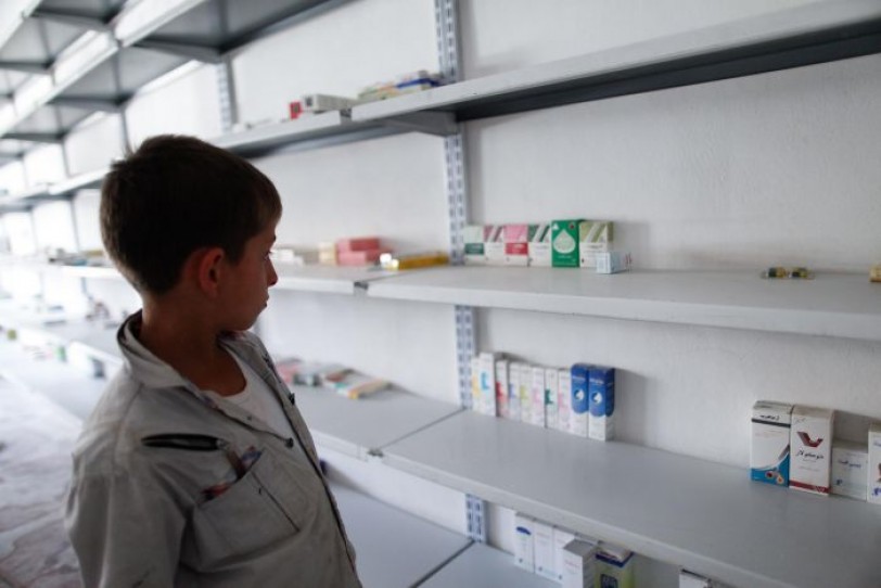 الحكومة &laquo;تصمت&raquo; أمام ابتزاز معامل الأدوية.. والنقابة تناشدها: ادعمونا!