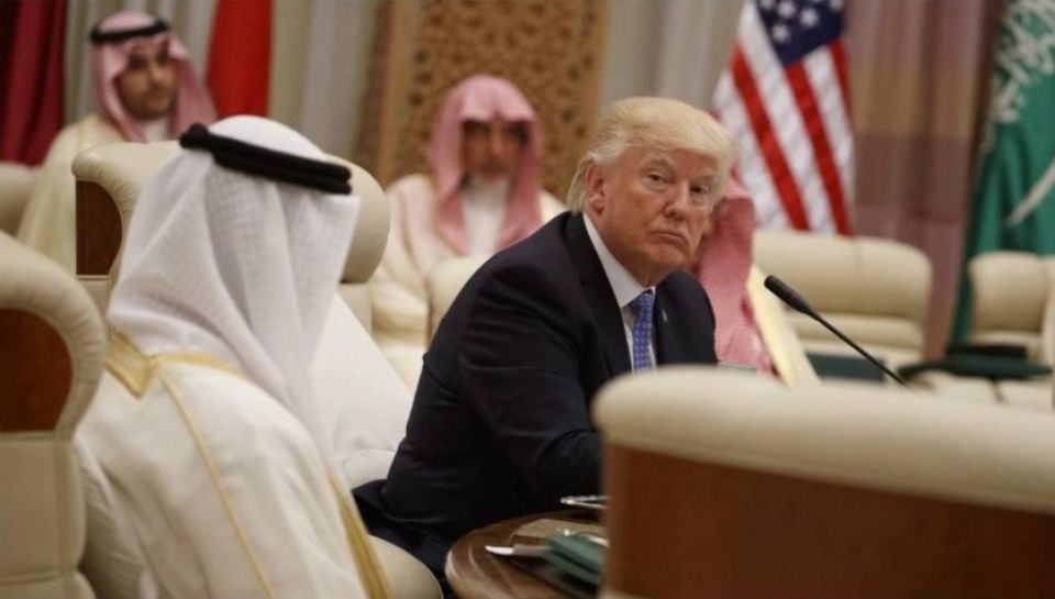 ترامب يبتز دول الخليج بترليونات الدولارات للحرب على إيران