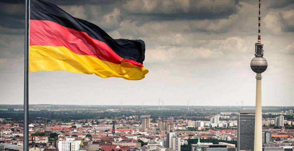 ألمانيا تعجز تجارياً لأول مرة منذ 30 عاماً، وشبح إفلاسات واسعة و«تدفئة على الحطب»