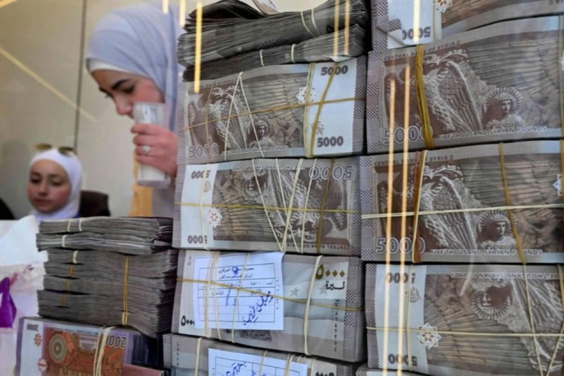 سياسة نقدية مشوشة في زمن ضعف الليرة