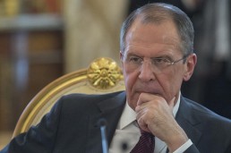 لافروف: على كييف أن توقف استخدام القوة في شرق أوكرانيا