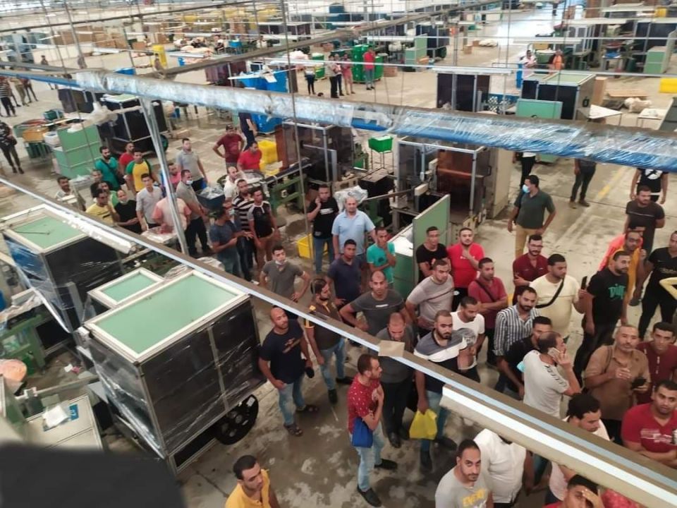 إضراب 2000 عامل في شركة &quot;لورد&quot; بالإسكندرية لليوم الثالث على التوالي