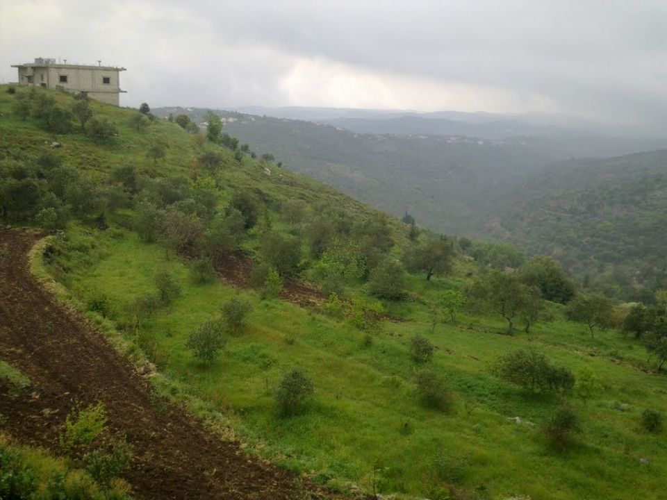 أهالي الشويهدات ومشكلة سرافيس النقل