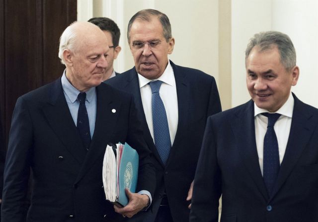  شويغو اقترح على دي ميستورا فتح ممرات إنسانية من التنف والركبان