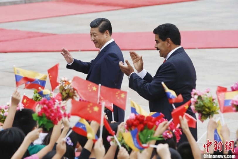 الصين تمنح فنزويلا قرضاً بقيمة 5 مليارات دولار لتطوير المواقع الصناعية