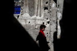 العدس يغلي.. وابتسامة خاتم الألماس لا تنتظر!