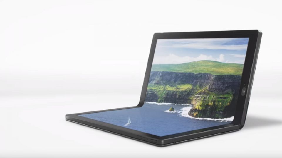 lenovo تعرض أول حاسب شخصي بشاشة قابلة للطي