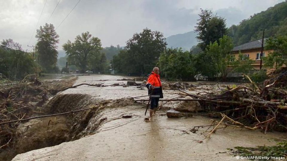ارتفاع الضحايا بفيضانات شمال تركيا إلى 40 قتيلاً