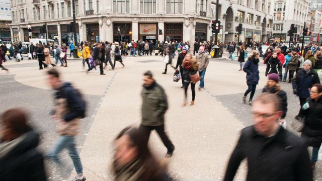 الفكري العنصري يتموه &laquo;علماً&raquo;